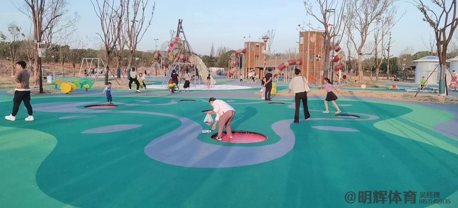 成都公园跑道是用什么材料做成的